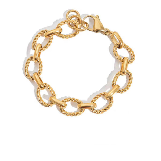Savvy Bling - Twisted Oval Link Bracelet- Waterproof : Gold