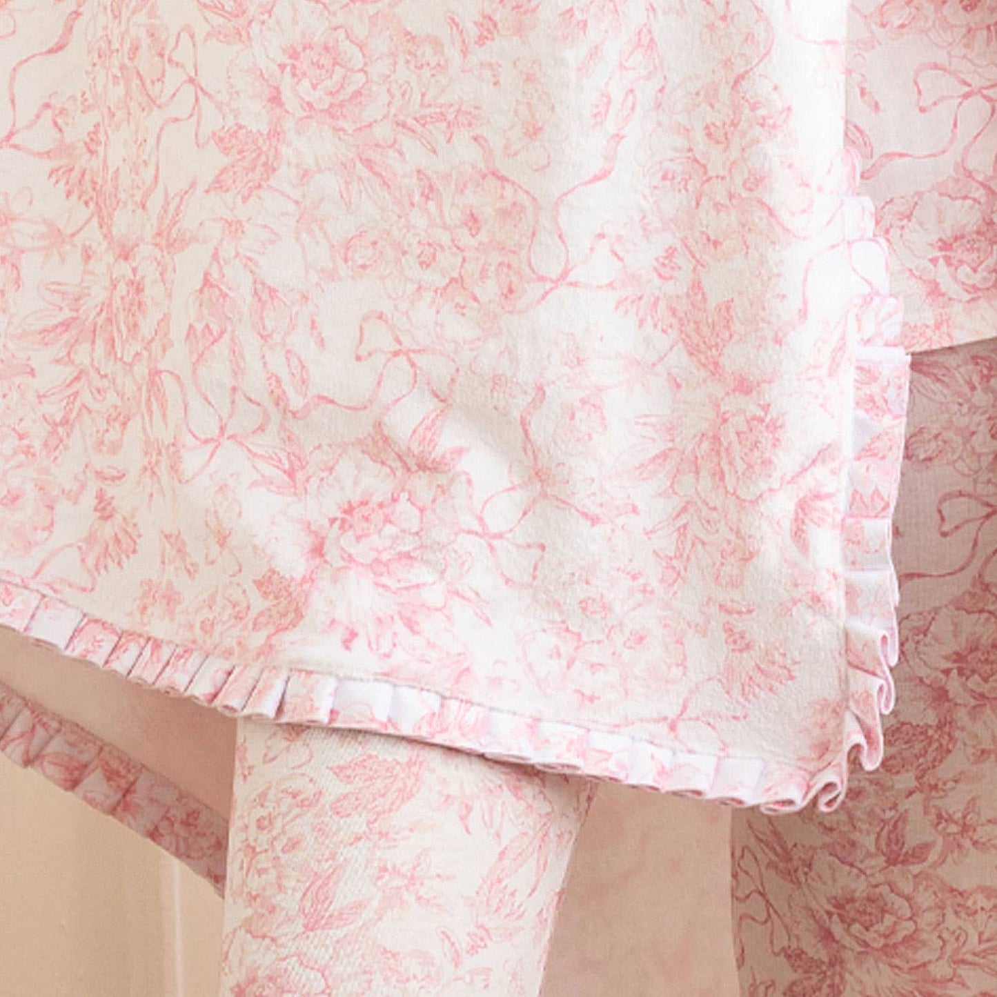 8 Oak Lane - Pink Bow Toile Luxe 56 x 60" Throw Blanket