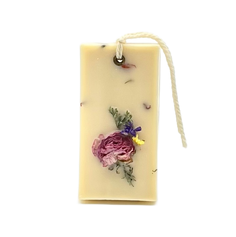 1818 Farms - Botanical Wax Sachet featuring 1818 Farms Dried Flowers: Flower Truck
