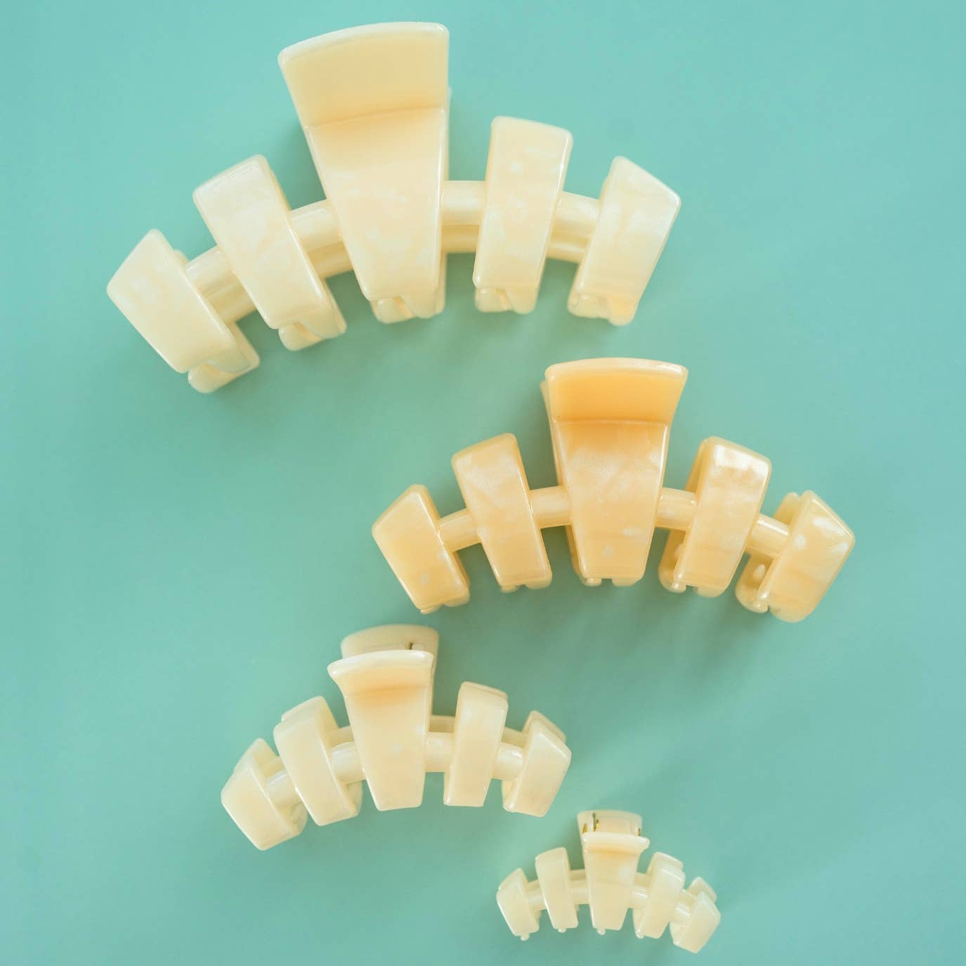 TELETIES - Classic Hair Clip | Medium | Soft Surf