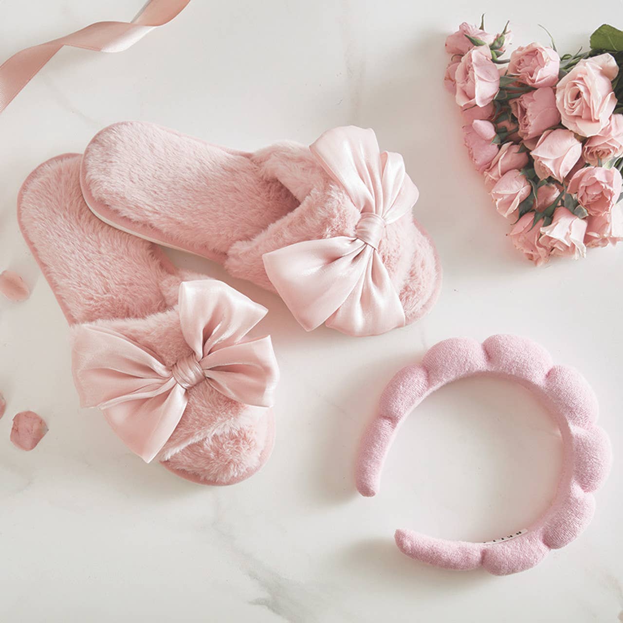 Bella Sleep + Spa - Plush Slippers - Light Blush Bow: Base Material: 100% Polyester / Large