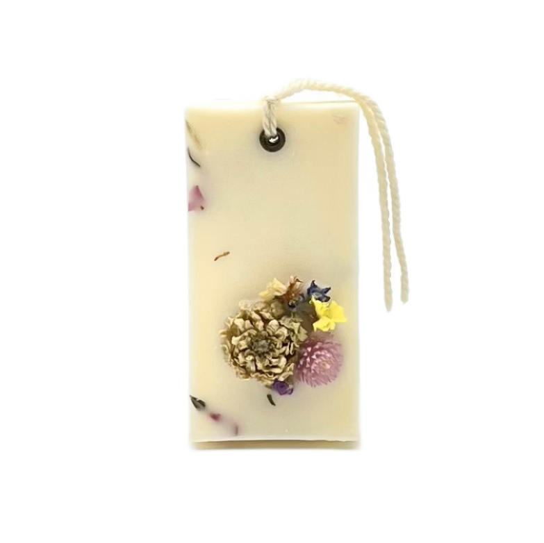 1818 Farms - Botanical Wax Sachet featuring 1818 Farms Dried Flowers: Flower Truck