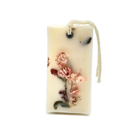 1818 Farms - Botanical Wax Sachet featuring 1818 Farms Dried Flowers: Cottage Garden