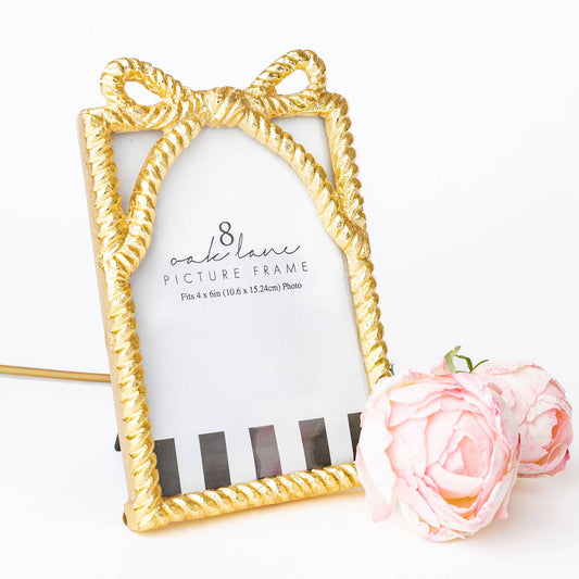 8 Oak Lane - Gold Bow 4x6 Picture Frame
