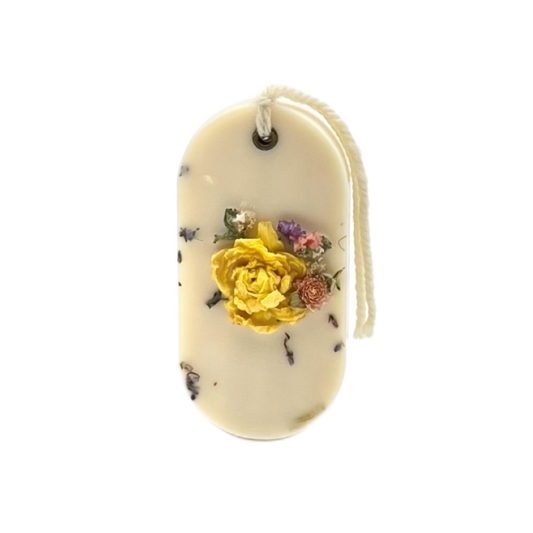 1818 Farms - Botanical Wax Sachet featuring 1818 Farms Dried Flowers: Flower Truck