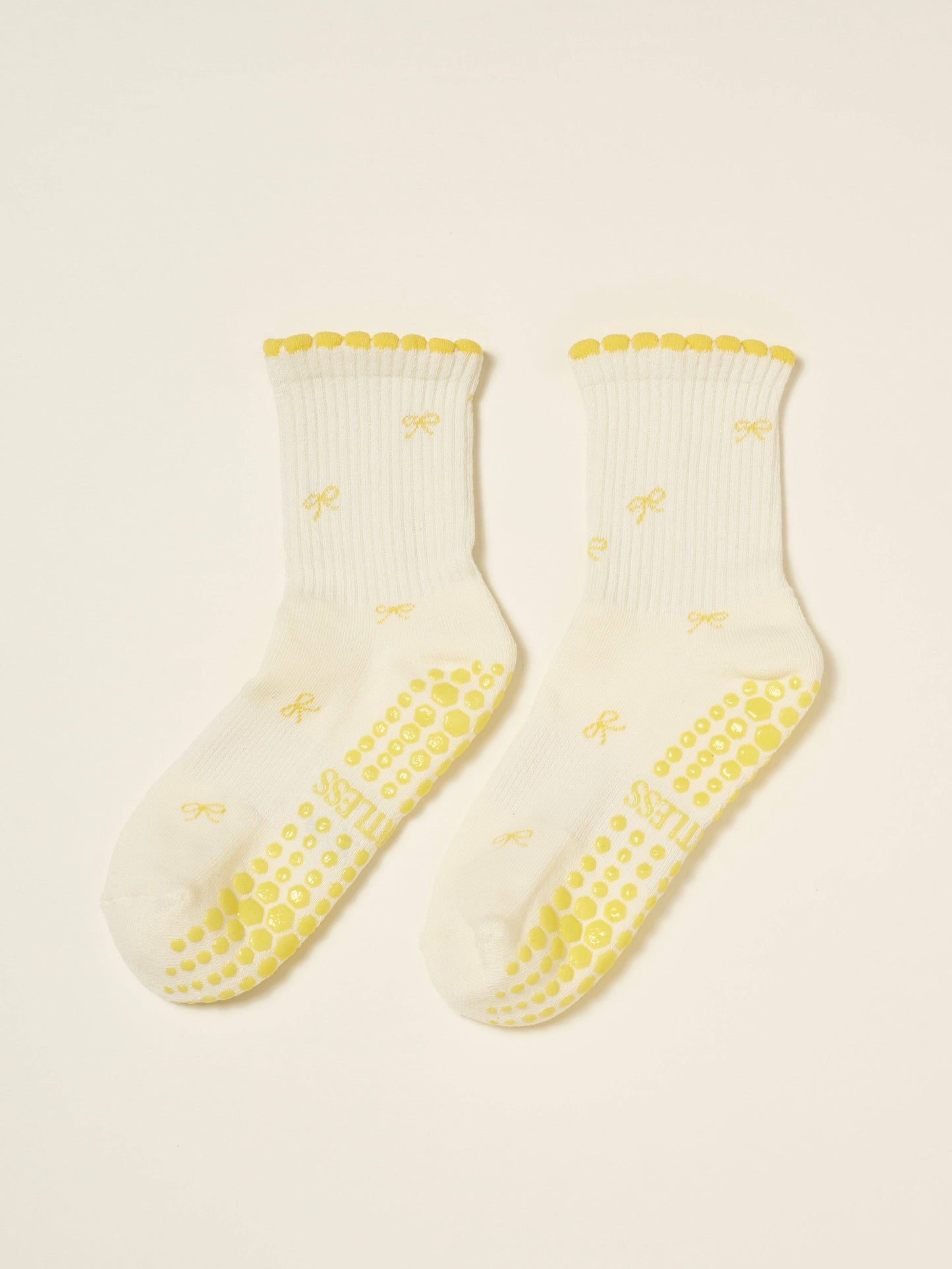 Effortless Club - 🎀 Mini Bow Petal Grip Sock [Butter], Pilates Socks