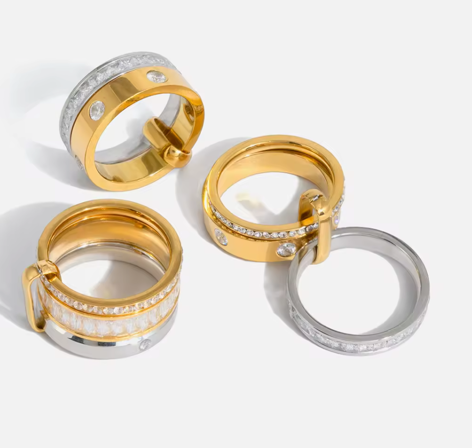 Savvy Bling - Carabiner Ring Stack Water Resistant: Stella Carabiner Ring