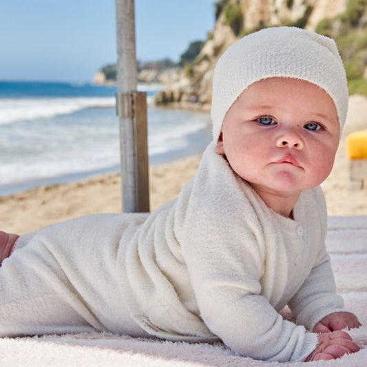 WHITE INFANT BEANIE